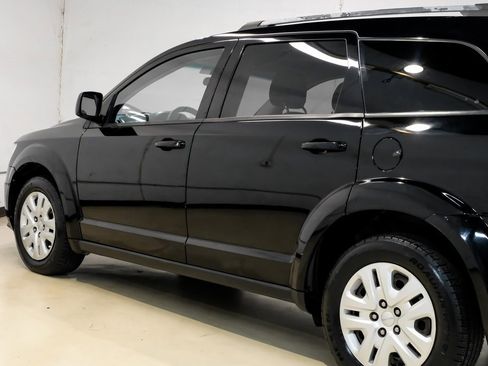 Used 2017 Dodge Journey SE image 11