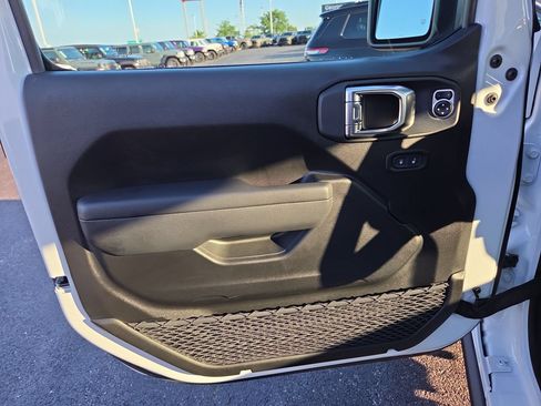 Used 2026 Jeep Wrangler Sport AWD/4WD image 16