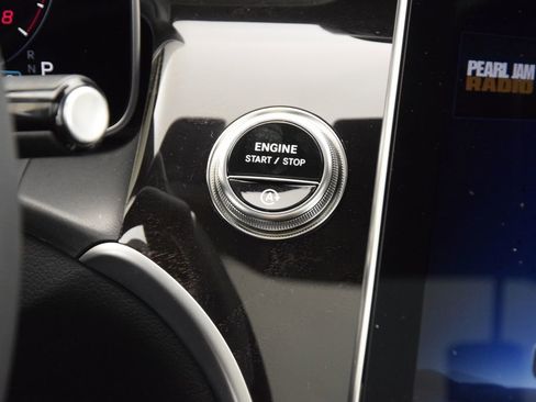 Used 2026 Mercedes-Benz GLC 300 4MATIC image 32