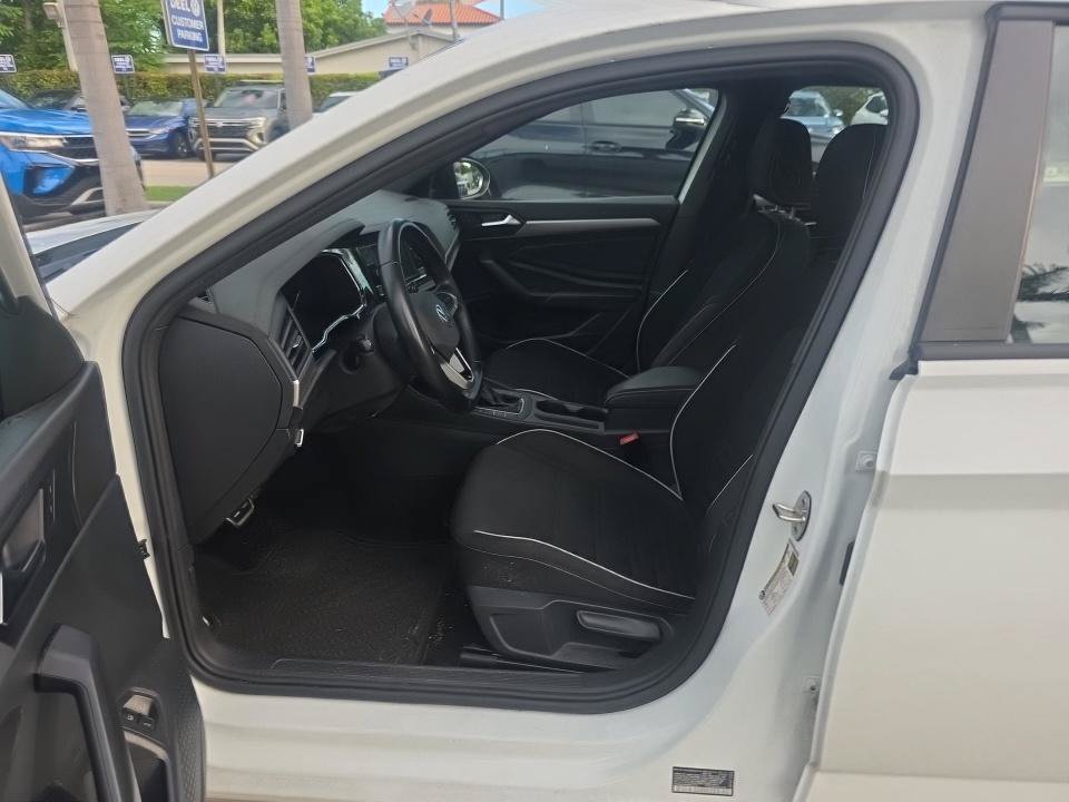 Used 2023 Volkswagen Jetta Sport FWD image 9