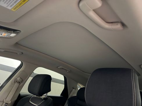 Used 2025 Genesis Electrified GV70 Advanced image 25