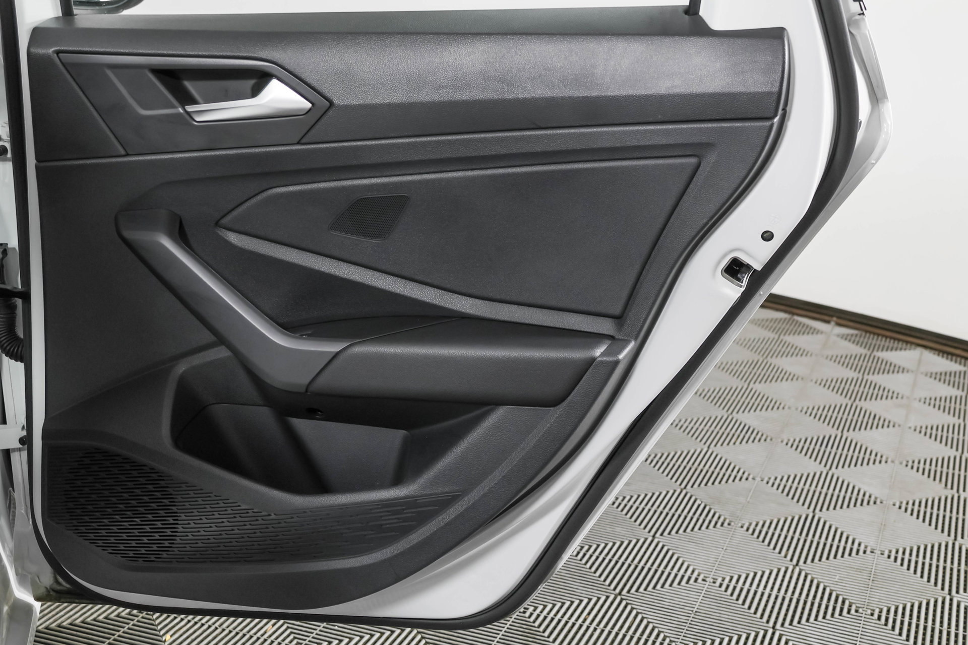 Used 2024 Volkswagen Jetta SE w/ Panoramic Sunroof Package FWD image 43