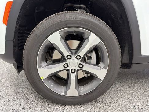 New 2026 Jeep Grand Cherokee L Limited RWD image 11