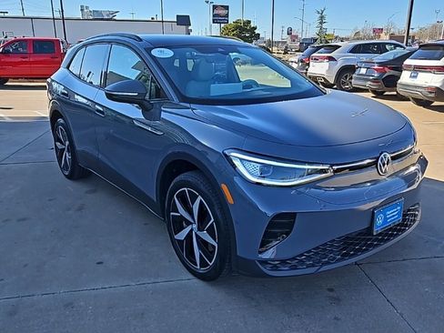 Used 2023 Volkswagen ID.4 Pro S image 3