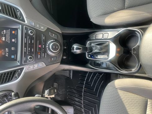 Used 2018 Hyundai Santa Fe SE FWD image 26
