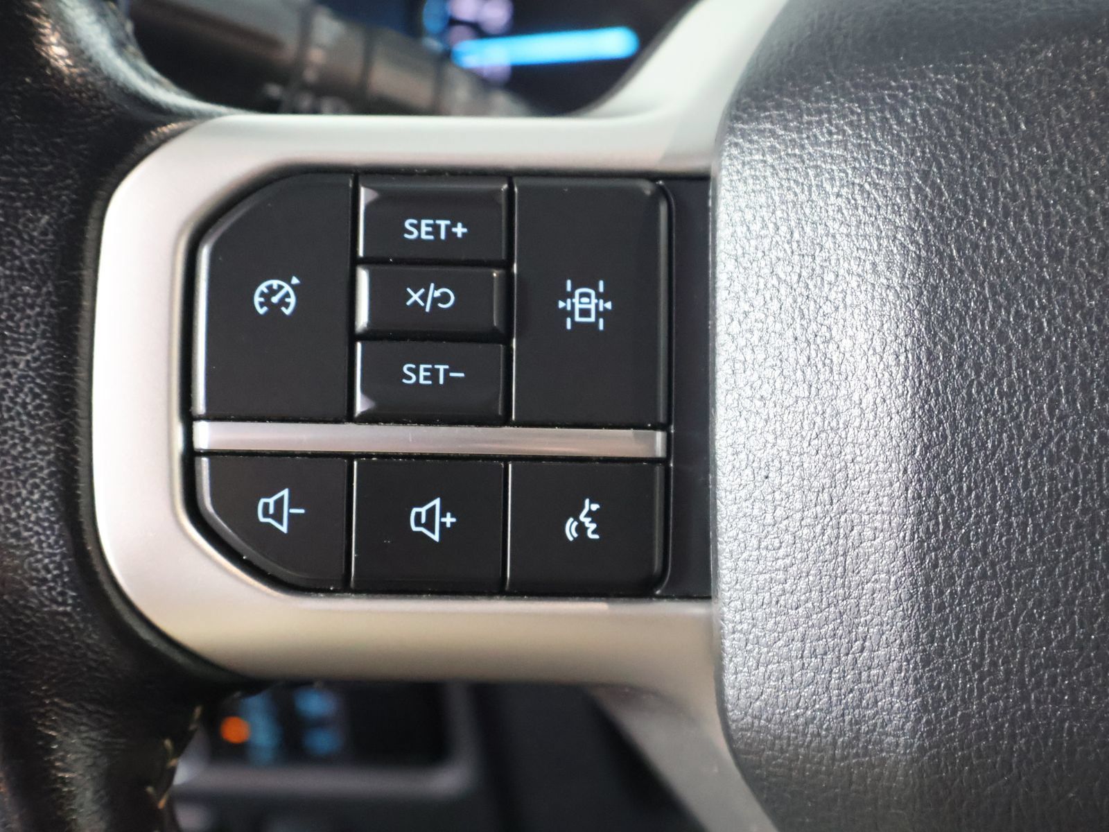 Used 2024 Ford Expedition XLT AWD/4WD image 34