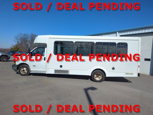 Used 2014 Chevrolet Express 4500 w/ Shuttle Bus Package image 6