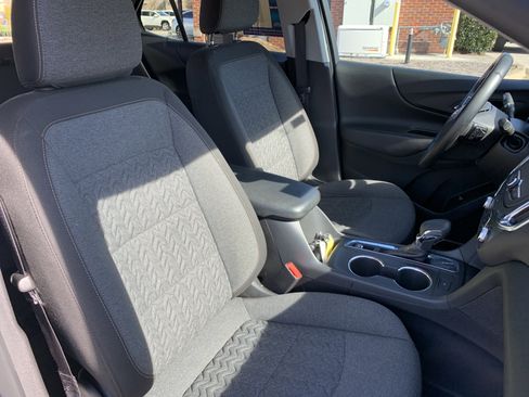 Used 2024 Chevrolet Equinox LT image 33