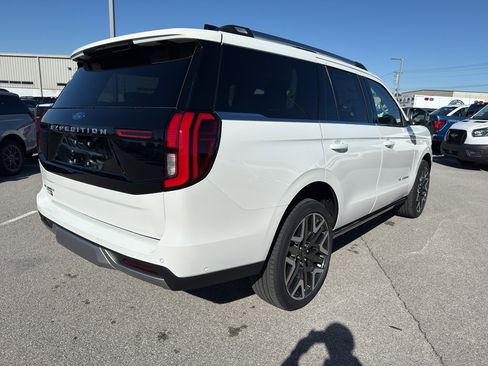 New 2025 Ford Expedition Platinum w/ Platinum Ultimate Package image 5
