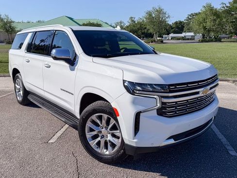 Used 2023 Chevrolet Suburban Premier RWD image 3