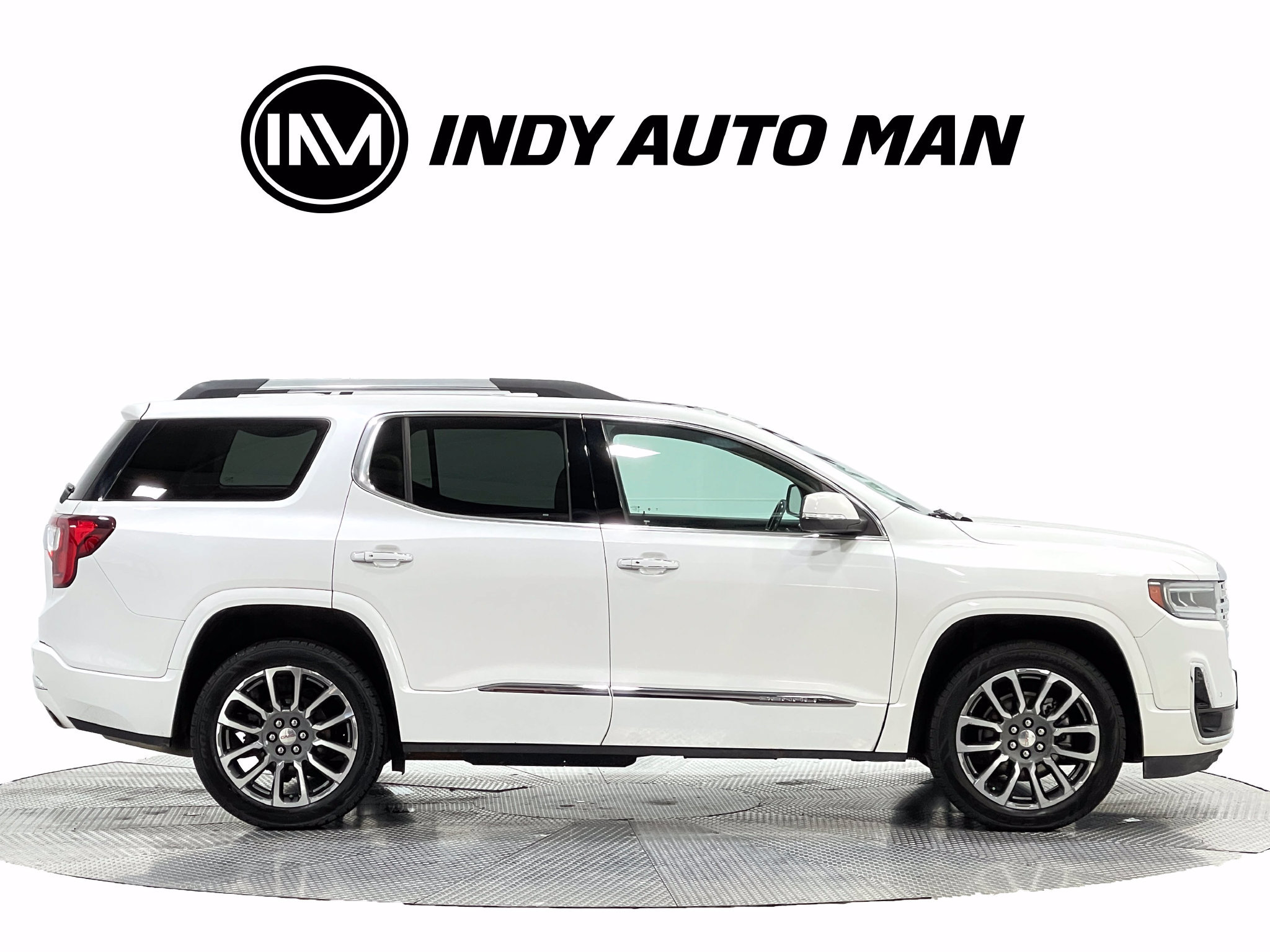 Used 2021 GMC Acadia Denali w/ Denali Technology Package FWD image 3