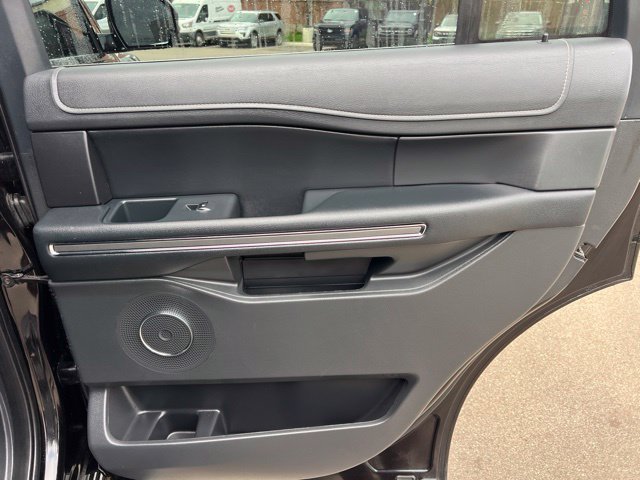 Used 2023 Ford Expedition XLT AWD/4WD image 13