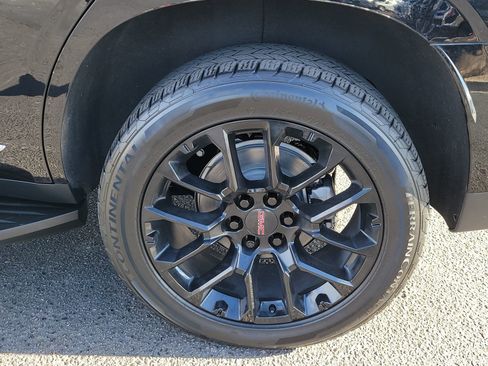 Used 2022 GMC Yukon SLT w/ SLT Premium Package image 12