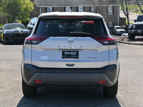 Used 2021 Nissan Rogue SV image 12