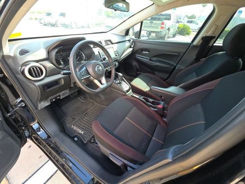 Used 2021 Nissan Versa SR image 12