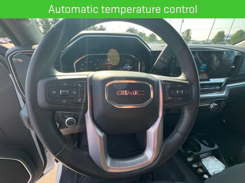 Used 2025 GMC Sierra 1500 SLE AWD/4WD image 18