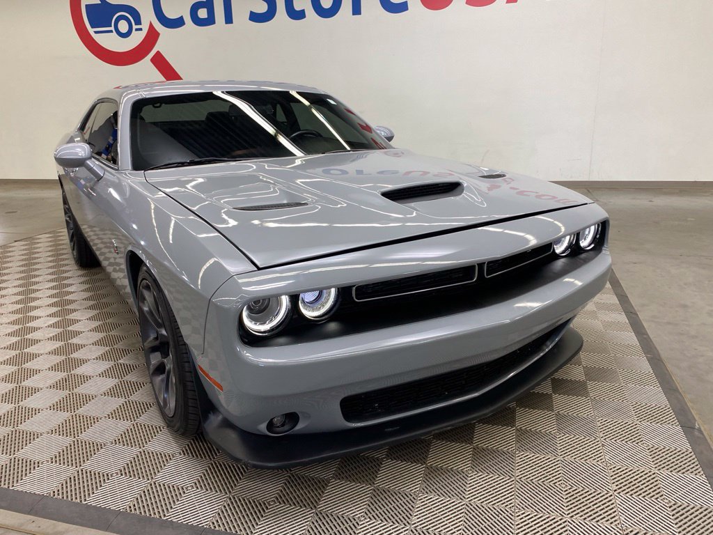 Used 2022 Dodge Challenger R/T Scat Pack w/ Plus Package RWD image 2