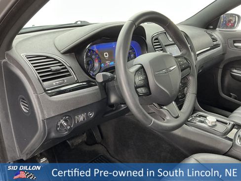 Used 2018 Chrysler 300 S image 12