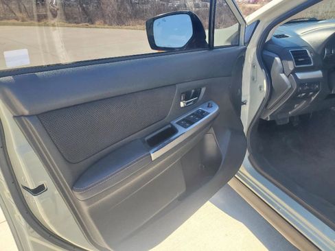 Used 2016 Subaru Crosstrek 2.0i Premium image 9