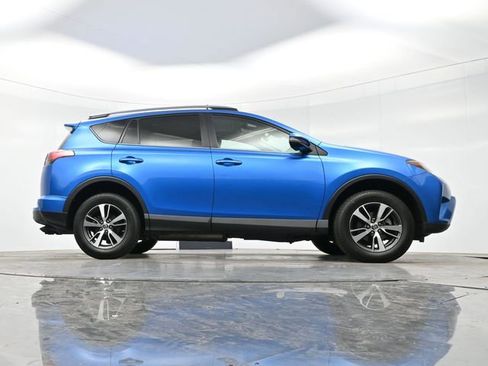 Used 2018 Toyota RAV4 XLE w/ Plus Extra Value Package image 33