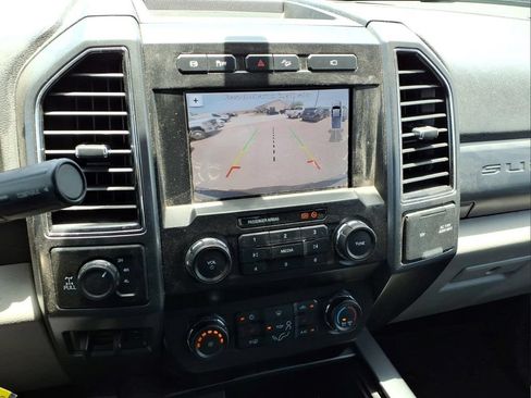 Used 2019 Ford F250 XLT w/ XLT Premium Package AWD/4WD image 19