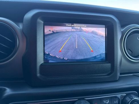 Used 2020 Jeep Wrangler Unlimited Sport image 29