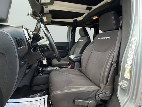 Used 2014 Jeep Wrangler Unlimited Rubicon w/ Connectivity Group AWD/4WD image 30