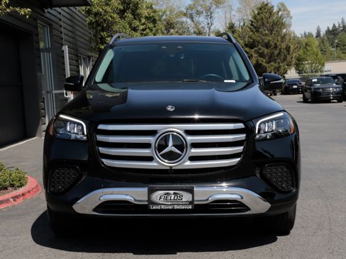 Used 2024 Mercedes-Benz GLS 450 4MATIC image 4