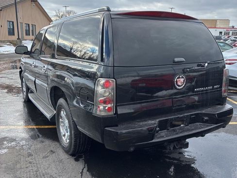 Used 2005 Cadillac Escalade ESV AWD image 9