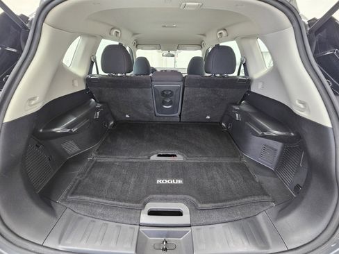 Used 2018 Nissan Rogue S image 14