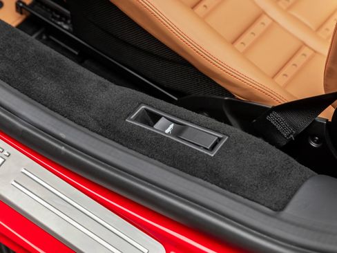 Certified 2022 Ferrari F8 Tributo image 21