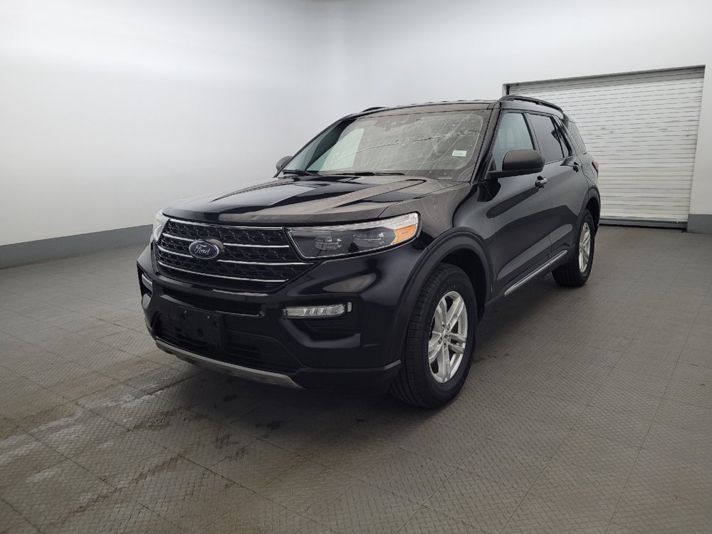 Used 2023 Ford Explorer XLT w/ Equipment Group 202A AWD/4WD image 2