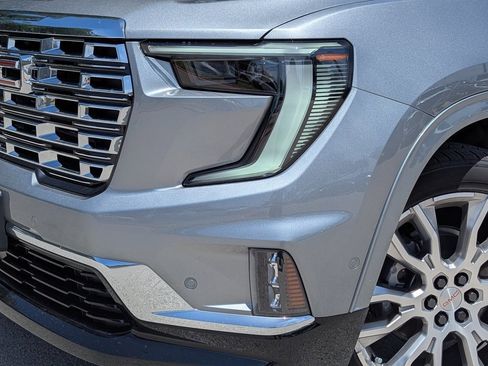 New 2026 GMC Acadia Denali w/ Super Cruise Package image 17