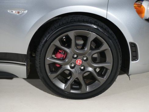 Used 2017 FIAT 124 Spider Abarth image 35