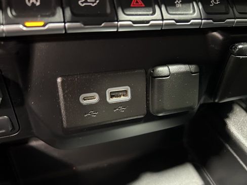 Used 2021 GMC Sierra 1500 SLT image 34