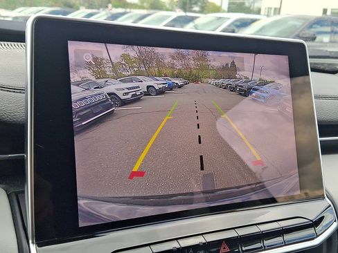 Used 2022 Jeep Compass Limited image 27