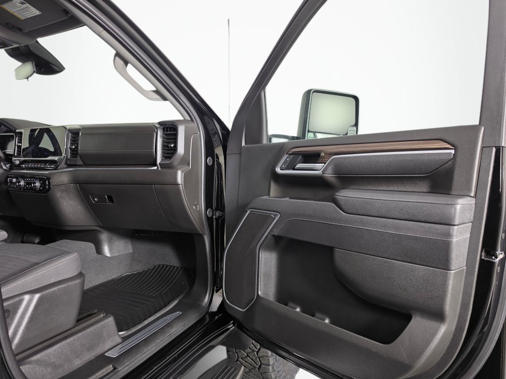 Used 2025 Chevrolet Silverado 2500 LT w/ Convenience Package AWD/4WD image 38