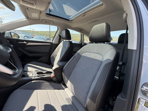 New 2025 Volkswagen Jetta SE image 11