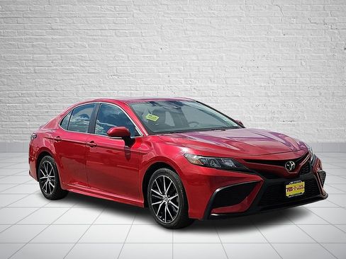 Used 2024 Toyota Camry SE FWD image 6