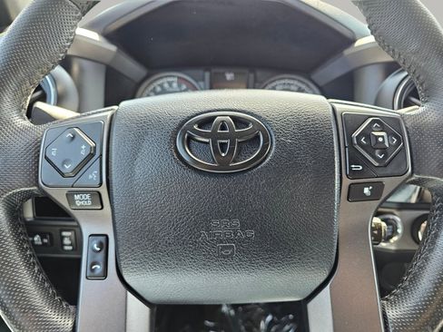 Used 2016 Toyota Tacoma TRD Off-Road AWD/4WD image 3
