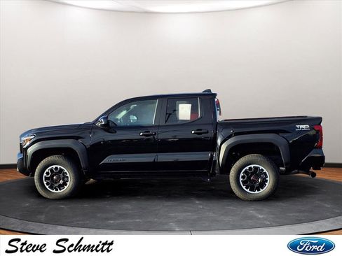 Used 2024 Toyota Tacoma TRD Off-Road image 23