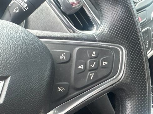 Used 2019 Chevrolet Equinox LS w/ LS Convenience Package FWD image 11