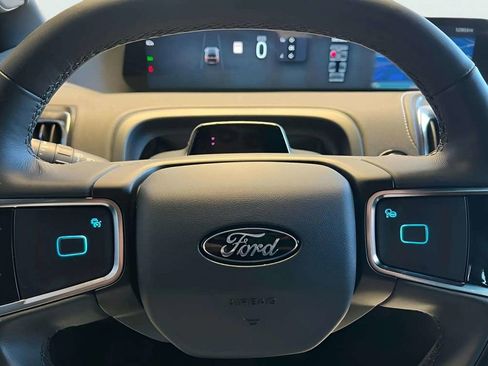 Used 2025 Ford Expedition Max Platinum w/ Stealth Appearance Package image 11