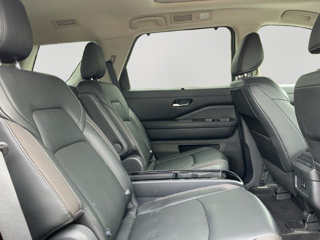 Used 2022 Nissan Pathfinder SL w/ SL Premium Package AWD/4WD image 13