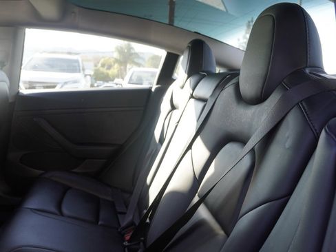 Used 2022 Tesla Model 3 image 13