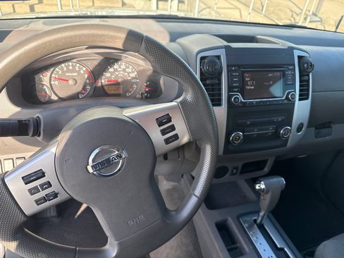 Used 2016 Nissan Frontier SV RWD image 13