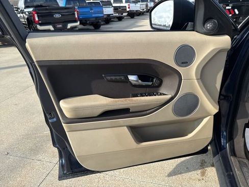 Used 2015 Land Rover Range Rover Evoque Pure Premium image 23