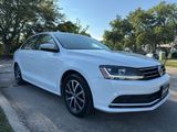 Used 2017 Volkswagen Jetta SE image 4