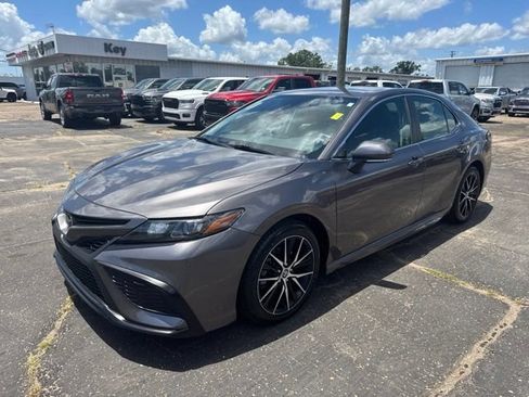 Used 2023 Toyota Camry SE FWD image 7