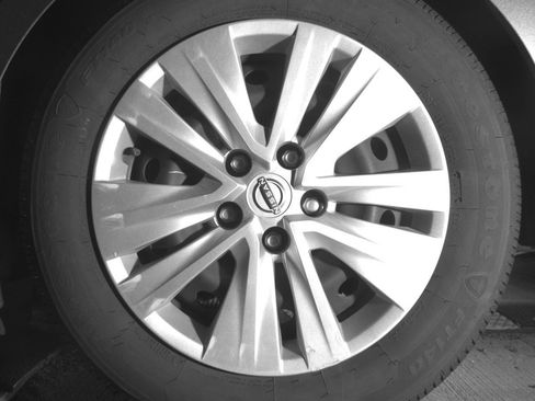 Used 2025 Nissan Sentra S FWD image 14